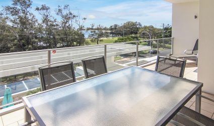 space-holiday-apartments_202-balcony