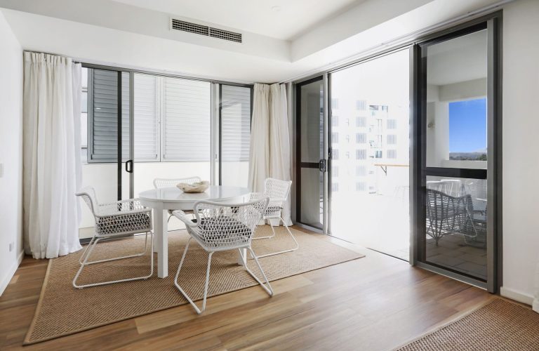 space-holiday-apartments_409-dining space-holiday-apartments_409-dining