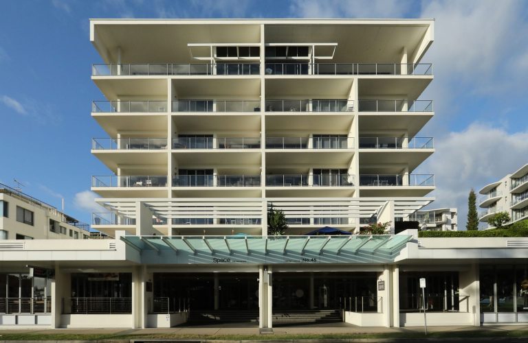 space-holiday-apartments_front